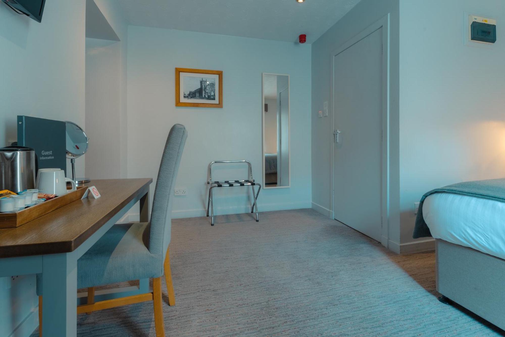 West Port Hotel 린리스고 외부 사진