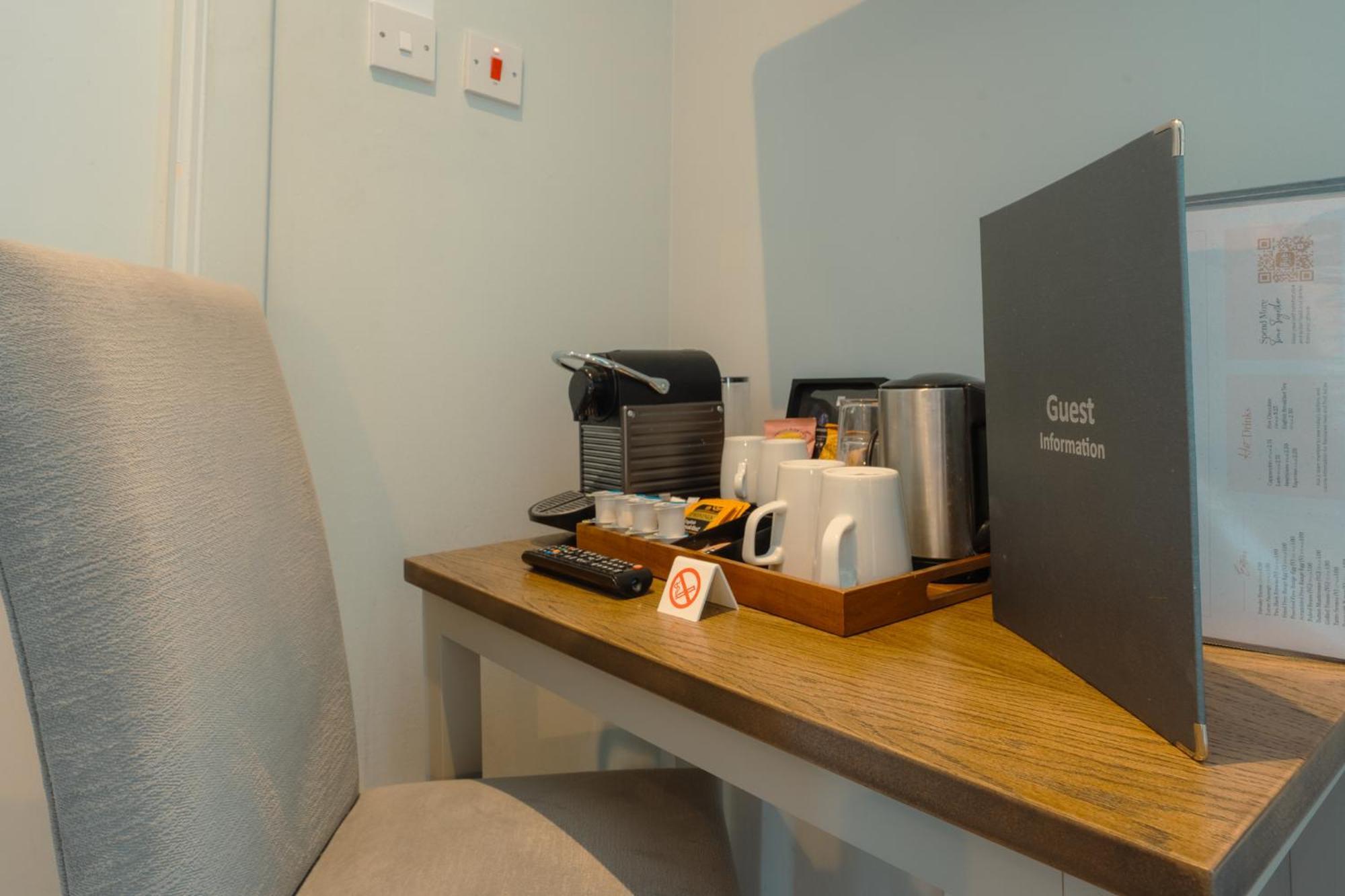 West Port Hotel 린리스고 외부 사진