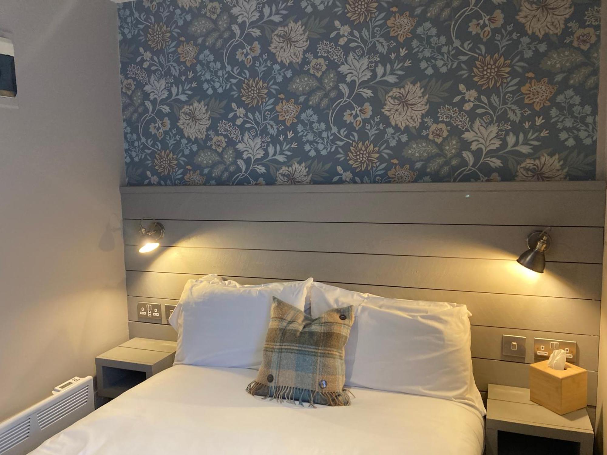 West Port Hotel 린리스고 외부 사진