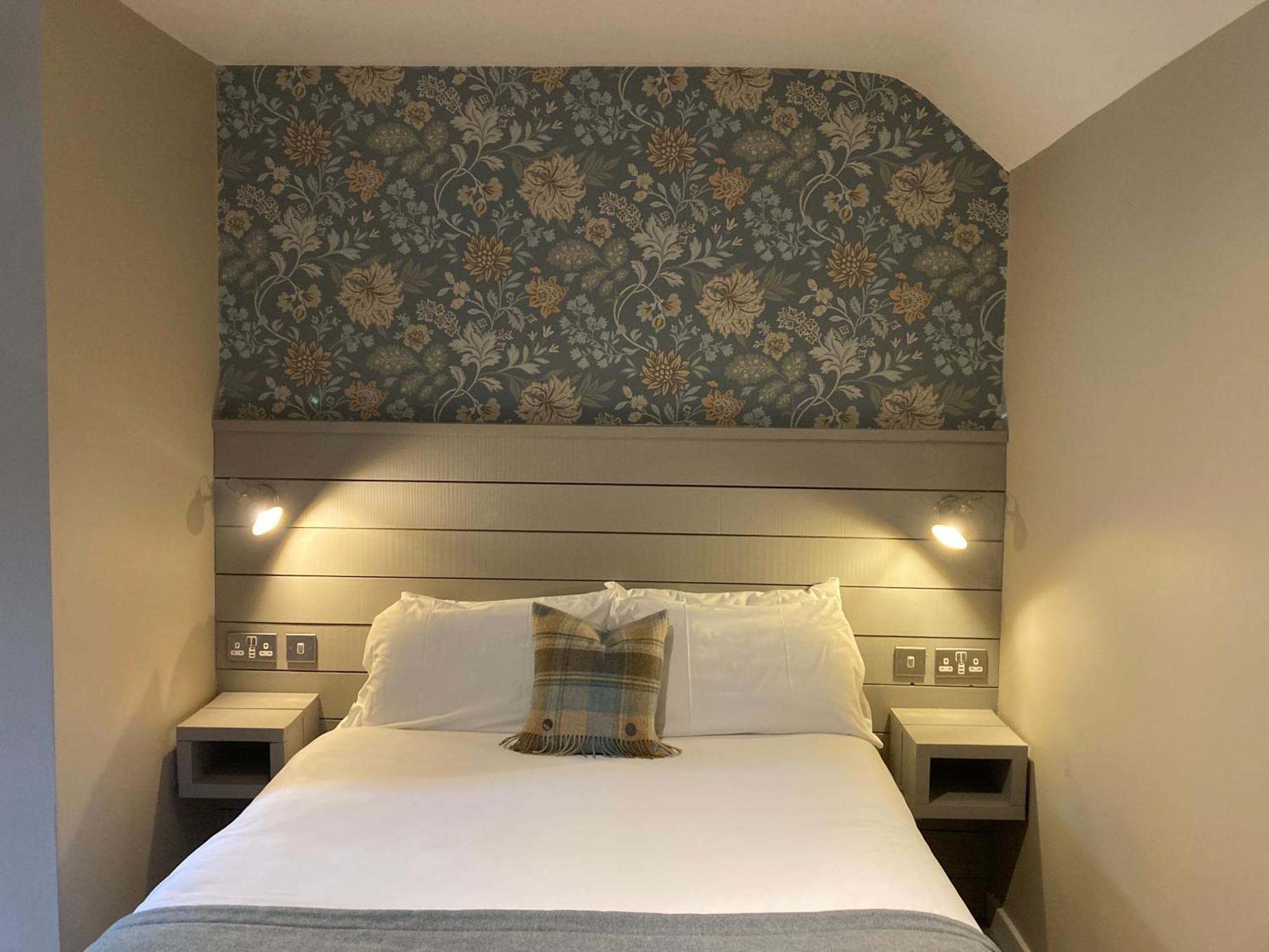West Port Hotel 린리스고 외부 사진