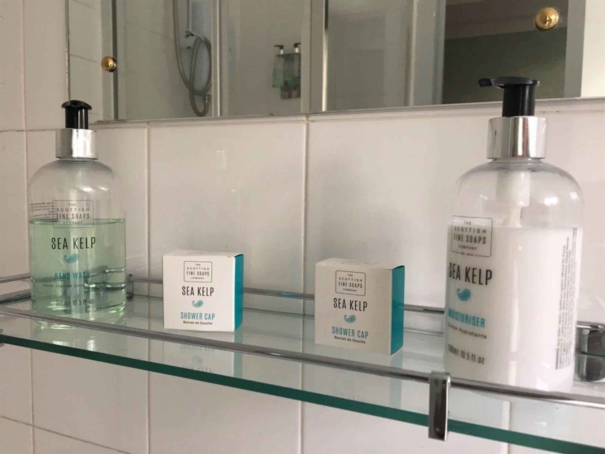 West Port Hotel 린리스고 외부 사진