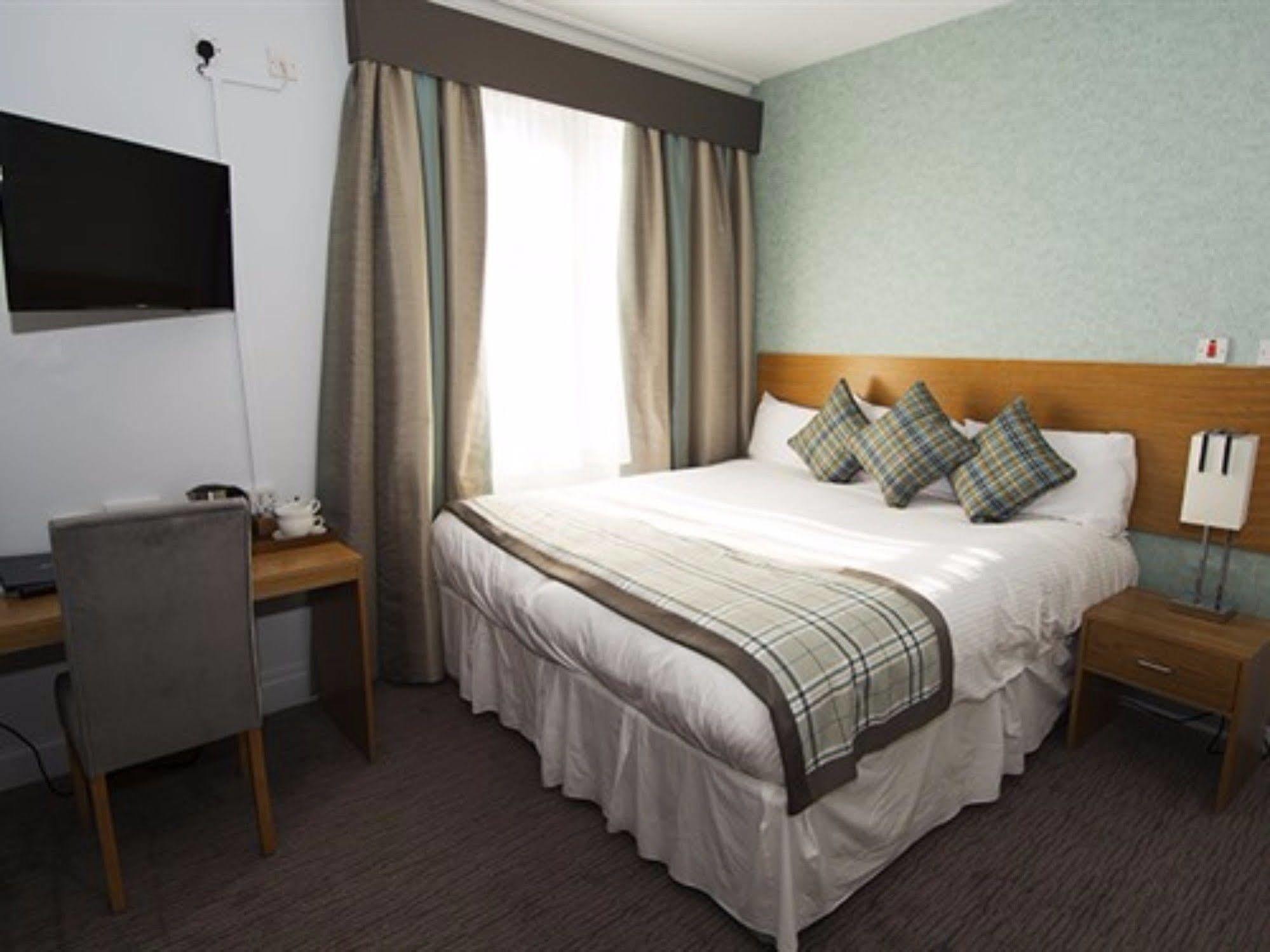 West Port Hotel 린리스고 외부 사진
