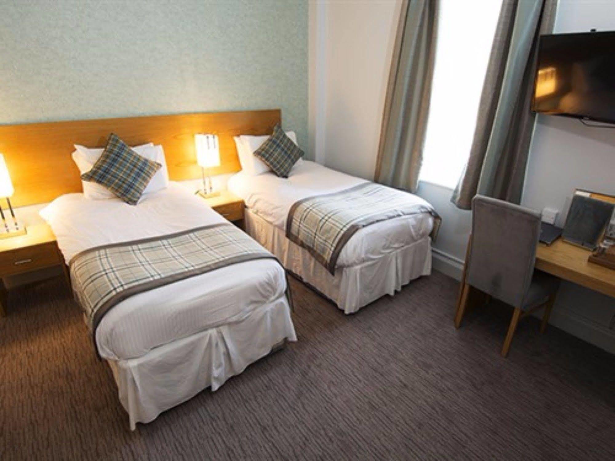 West Port Hotel 린리스고 외부 사진