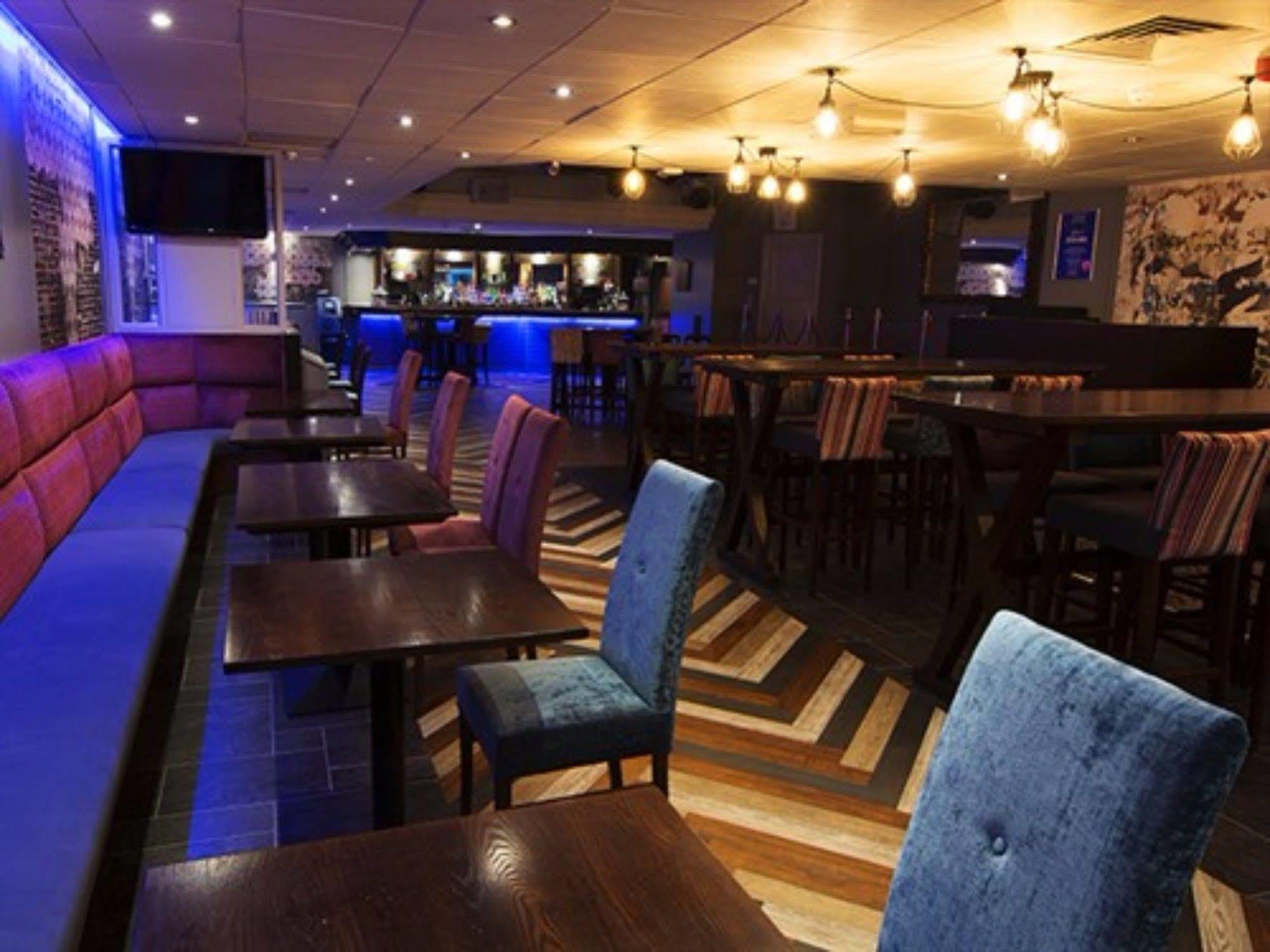 West Port Hotel 린리스고 외부 사진