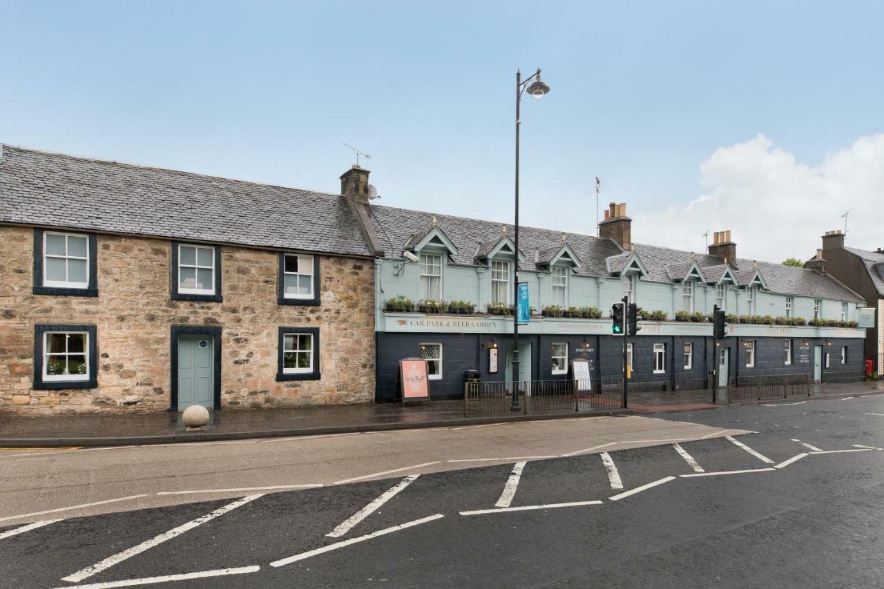 West Port Hotel 린리스고 외부 사진
